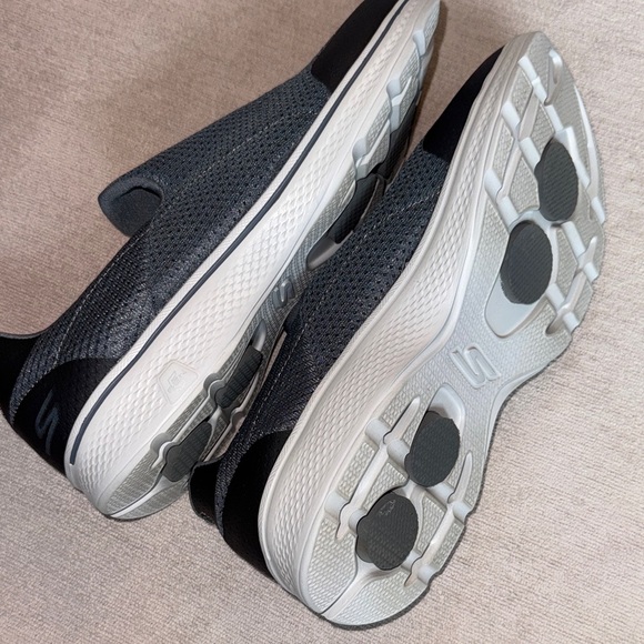 Skechers Men's Gray and Black Mesh Slip-Ons - Picture 7 of 7